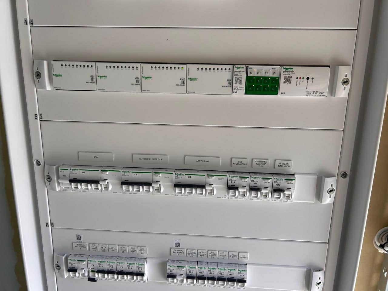knx-au-chateau-de-chaponnay-69-armoires-knx-4